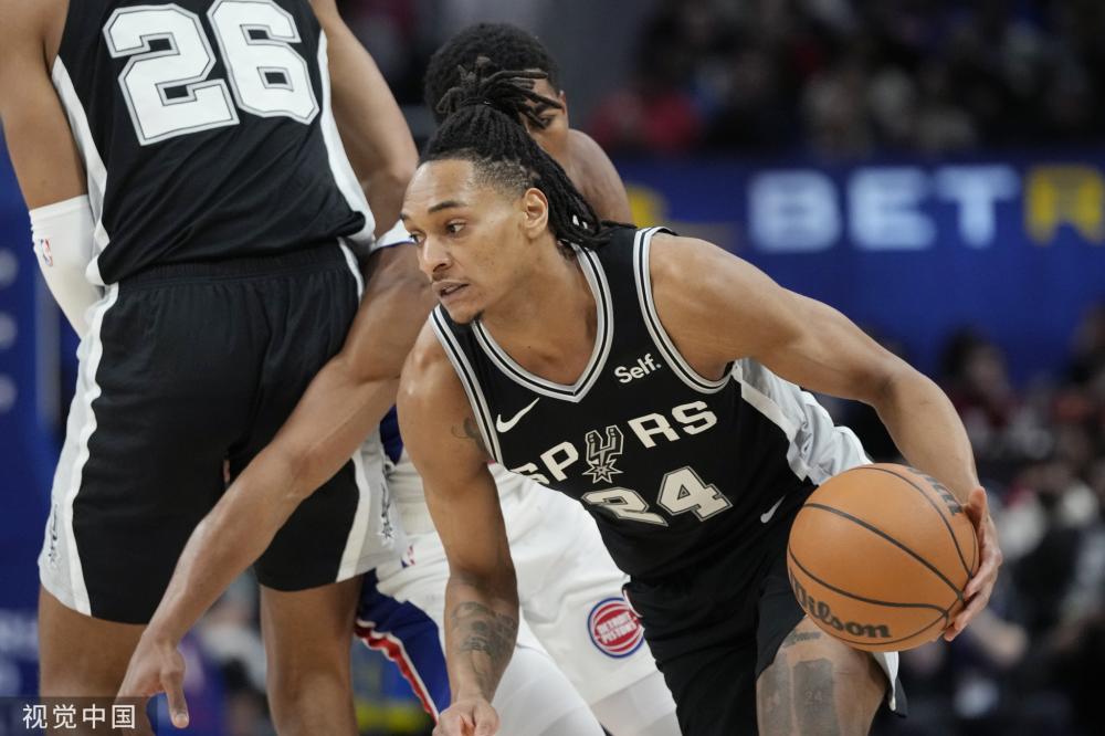 年轻球员参 年轻球员参